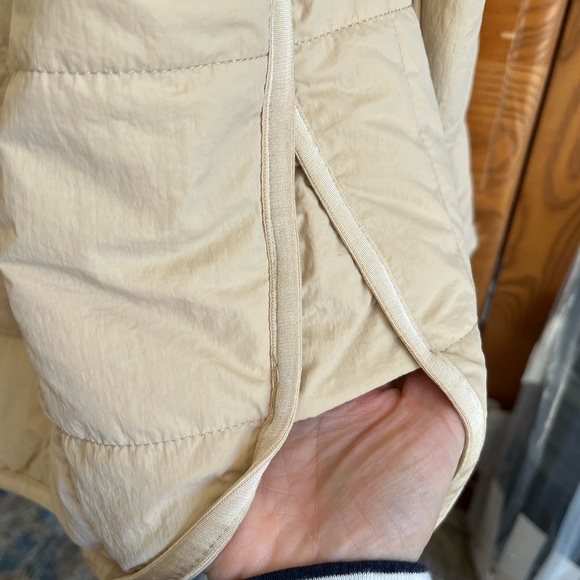 Small NWOT Hooded Kangaroo Pocket Puffer Coat Jacket w/hood; originally $52 - Picture 5 of 6